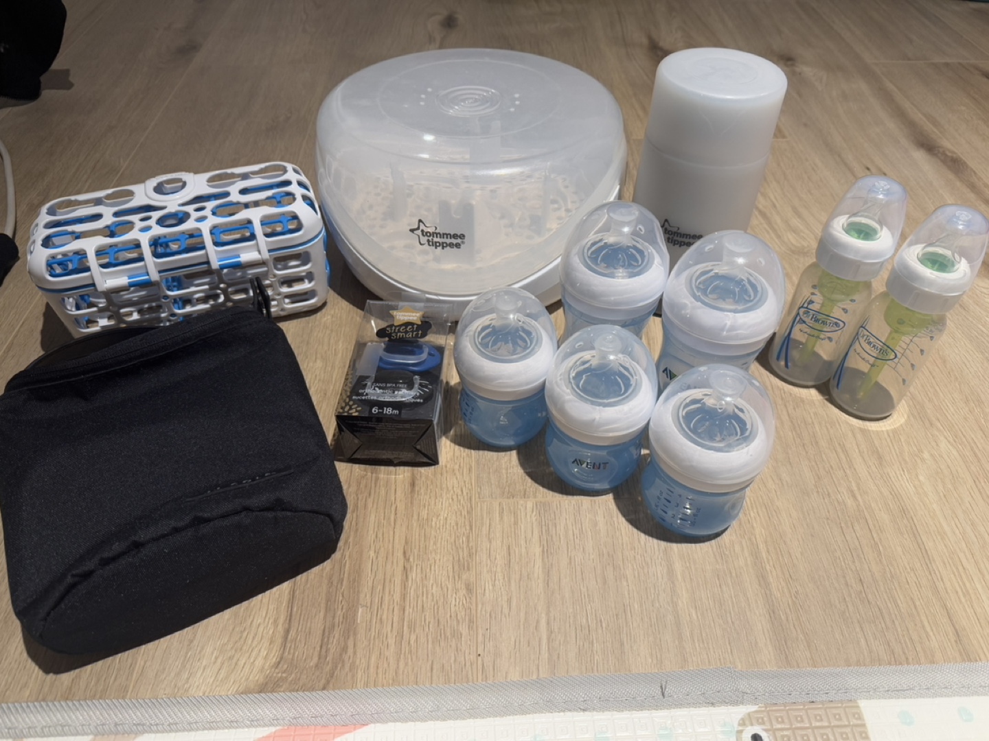 Tommee Tippee Bottle Steriliser and Accessories Bundle