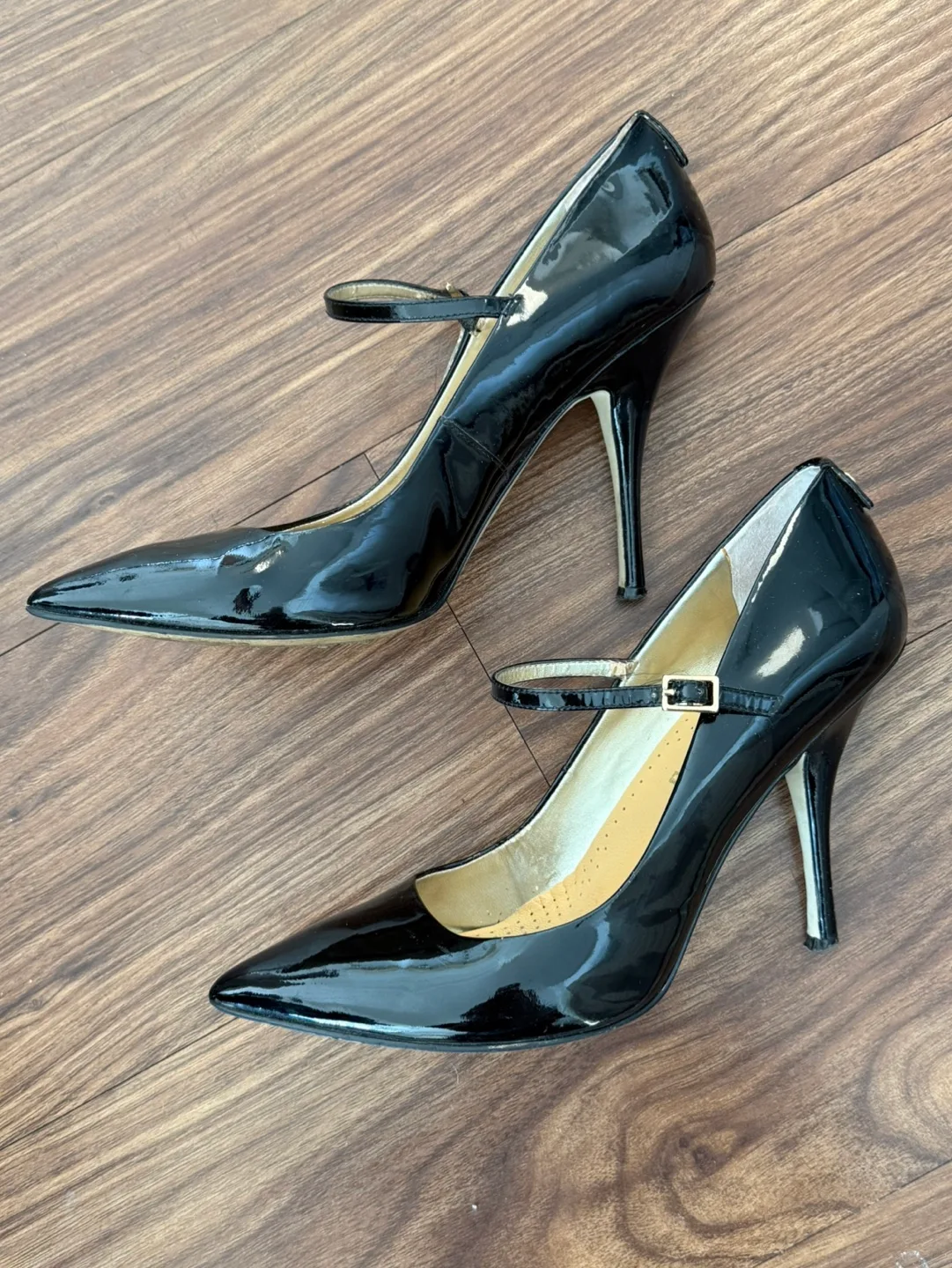 Black Patent Leather Heels image indicator(2)
