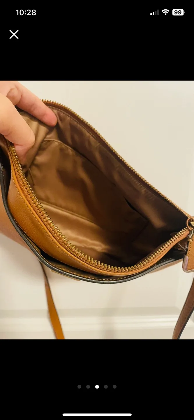 Coach Leather Crossbody Bag image indicator(3)