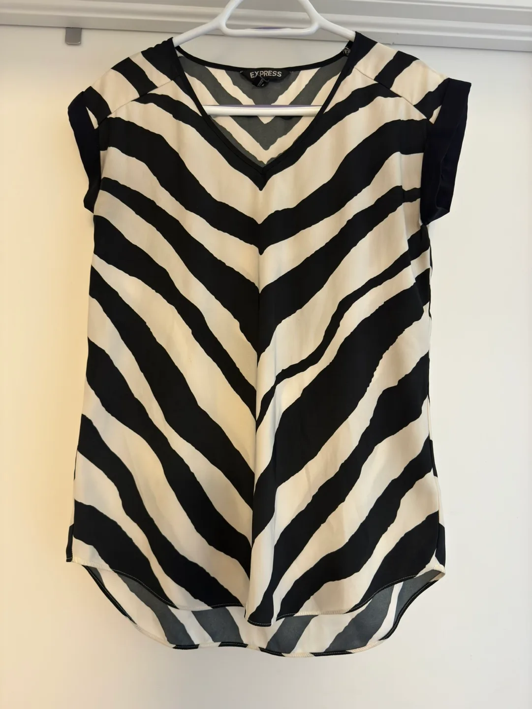 Express Women's V-Neck Short Sleeve Tops - Bundle of 5 image indicator(5)