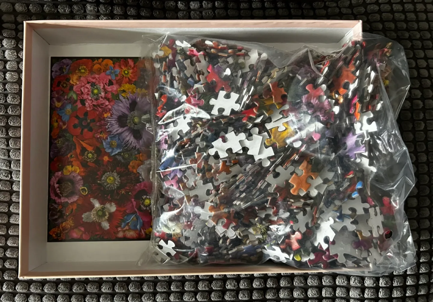 1000 piece - Bees in the Poppies Jigsaw Puzzle image indicator(2)