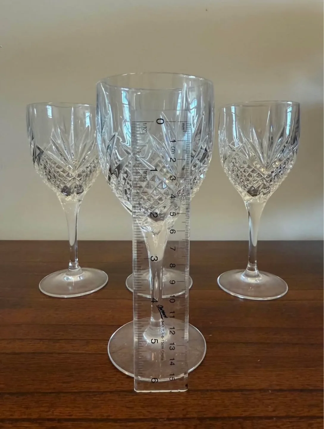 Set of Four Crystal Wine Glasses image indicator(3)