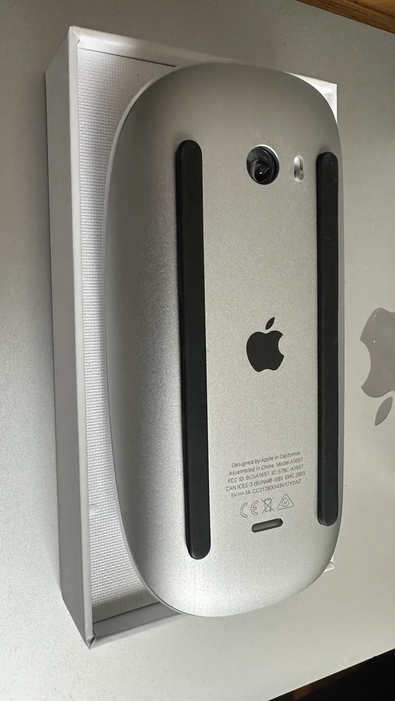 New Apple Magic Mouse with USB-C Charging Cable image indicator(3)