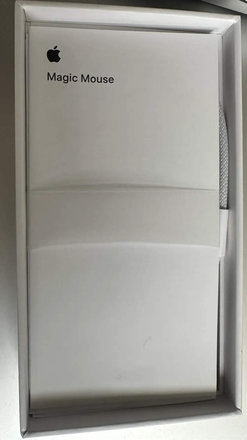 New Apple Magic Mouse with USB-C Charging Cable image indicator(4)