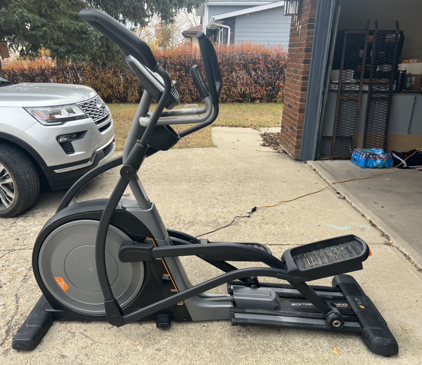 NordicTrack Elliptical 11.7 - Excellent Condition - photo 4