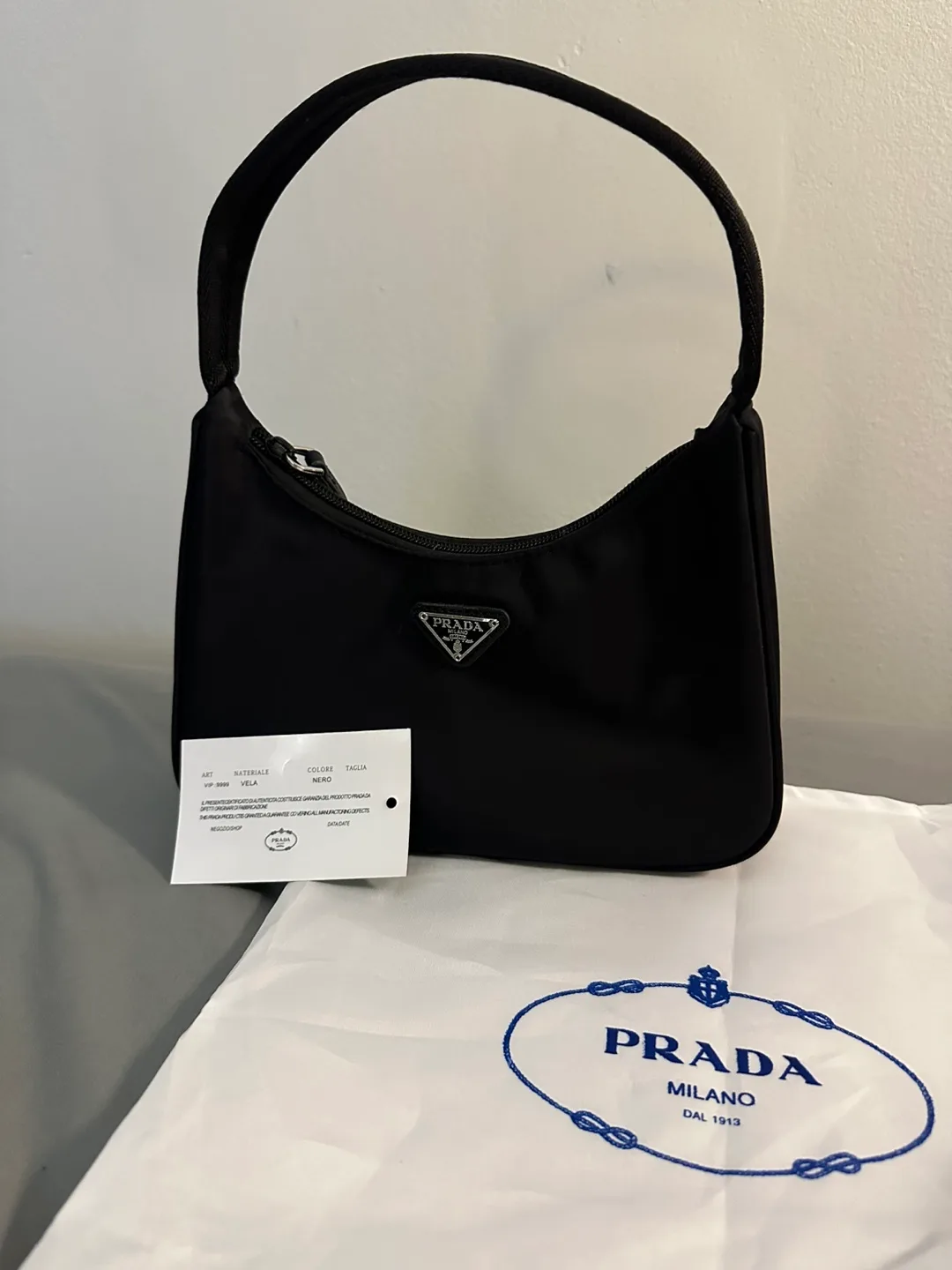 Prada Bag image indicator(2)