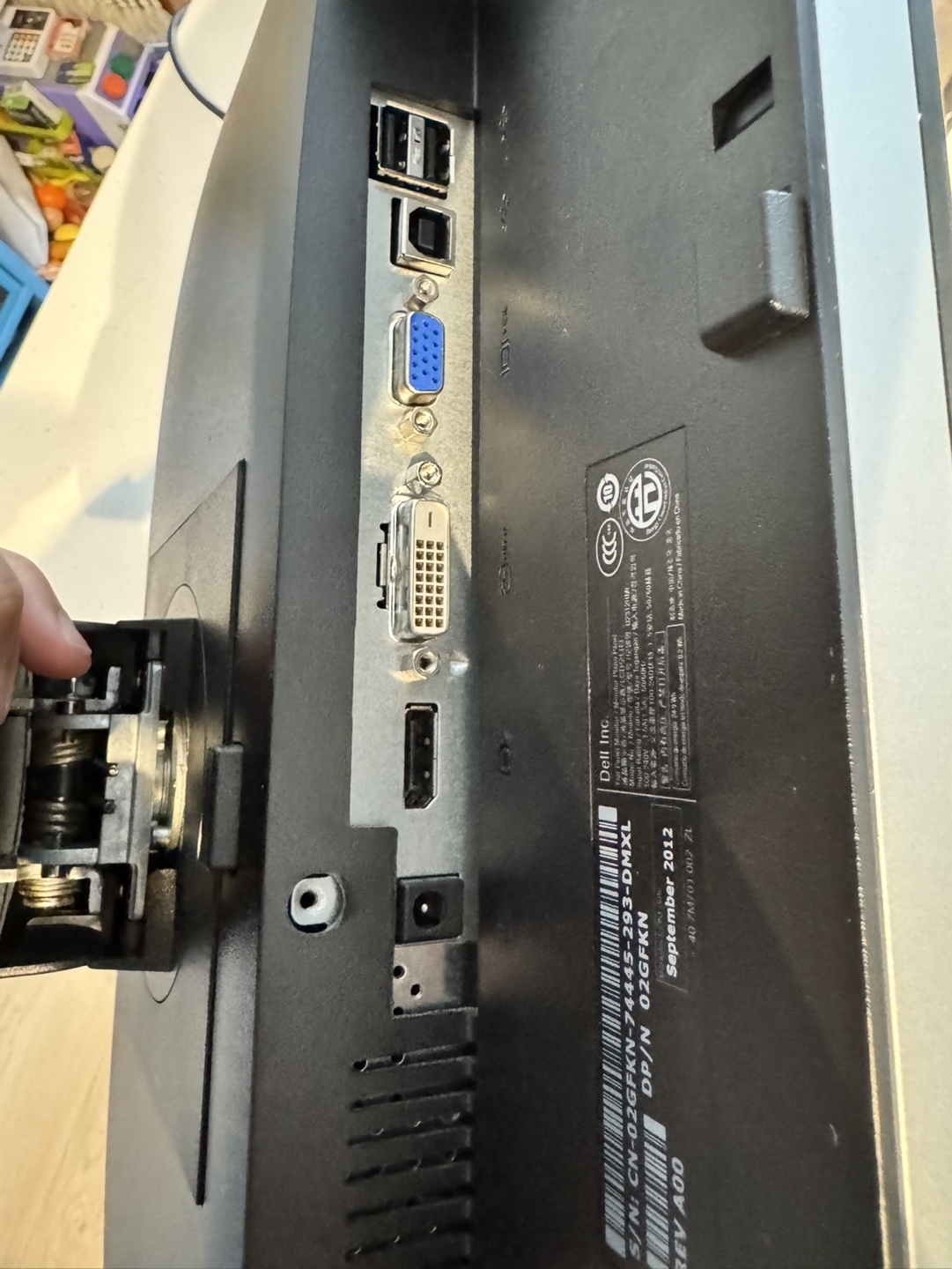 Dell Monitor 23 Inch - photo 3