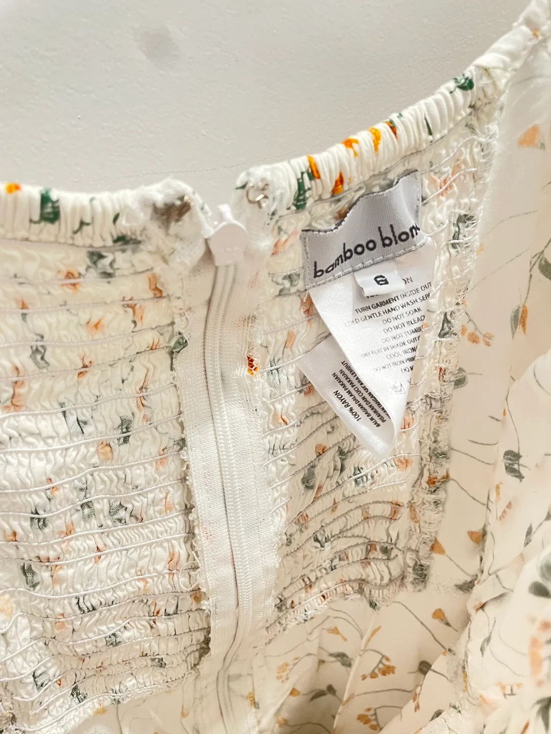 White Floral Puff Sleeve Mini Dress image indicator(5)