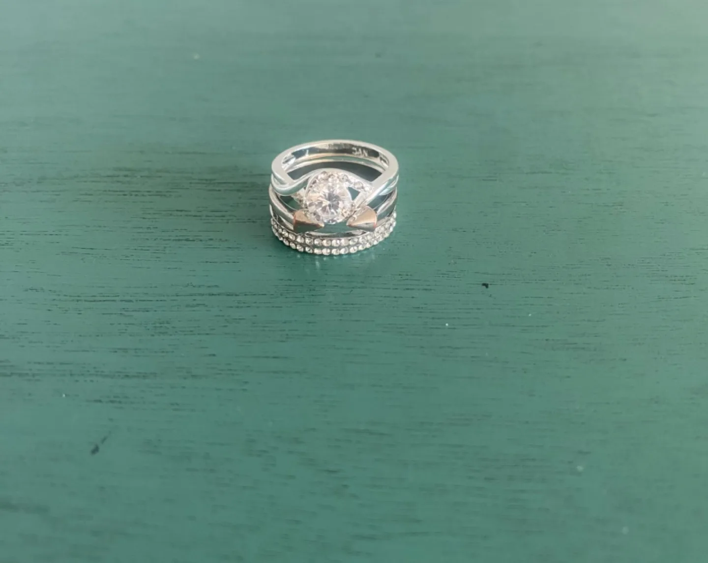 New Silvertone Ring Set sz 7 with box image indicator(2)