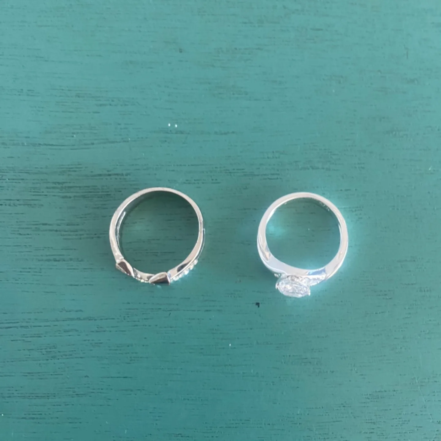 New Silvertone Ring Set sz 7 with box image indicator(3)