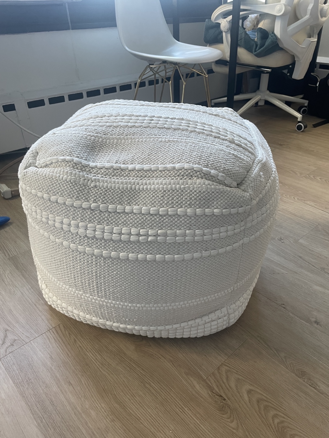 White Pouf in Lakeview East