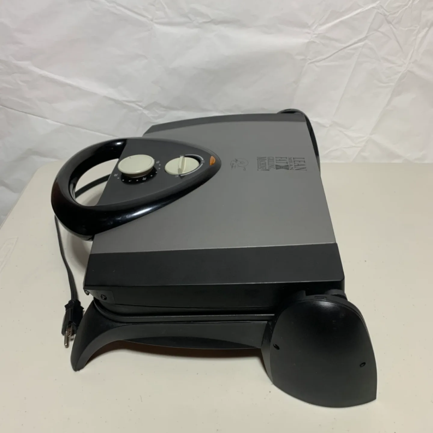 George Foreman Lean Mean Fat Reducing Grilling Machine image indicator(8)