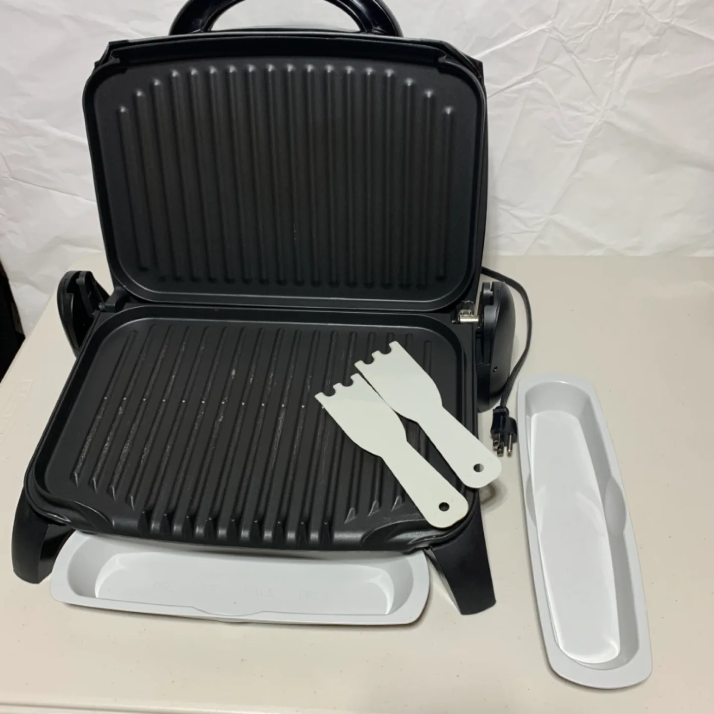 George Foreman Lean Mean Fat Reducing Grilling Machine image indicator(9)