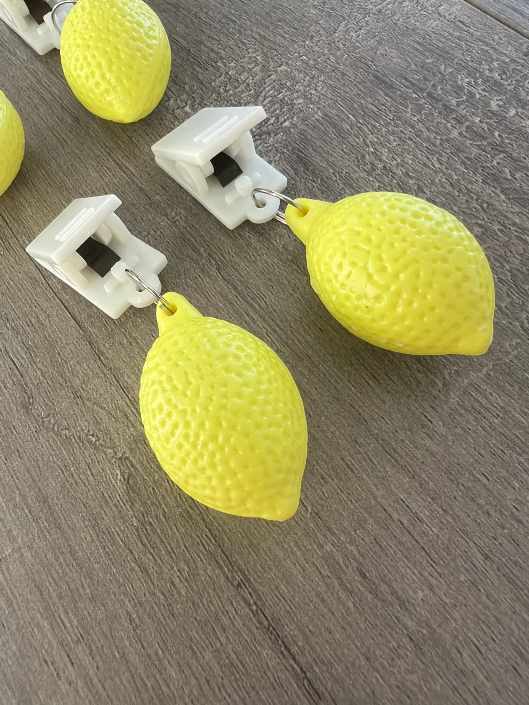 Set of Four Lemon Tablecloth Weights image indicator(2)
