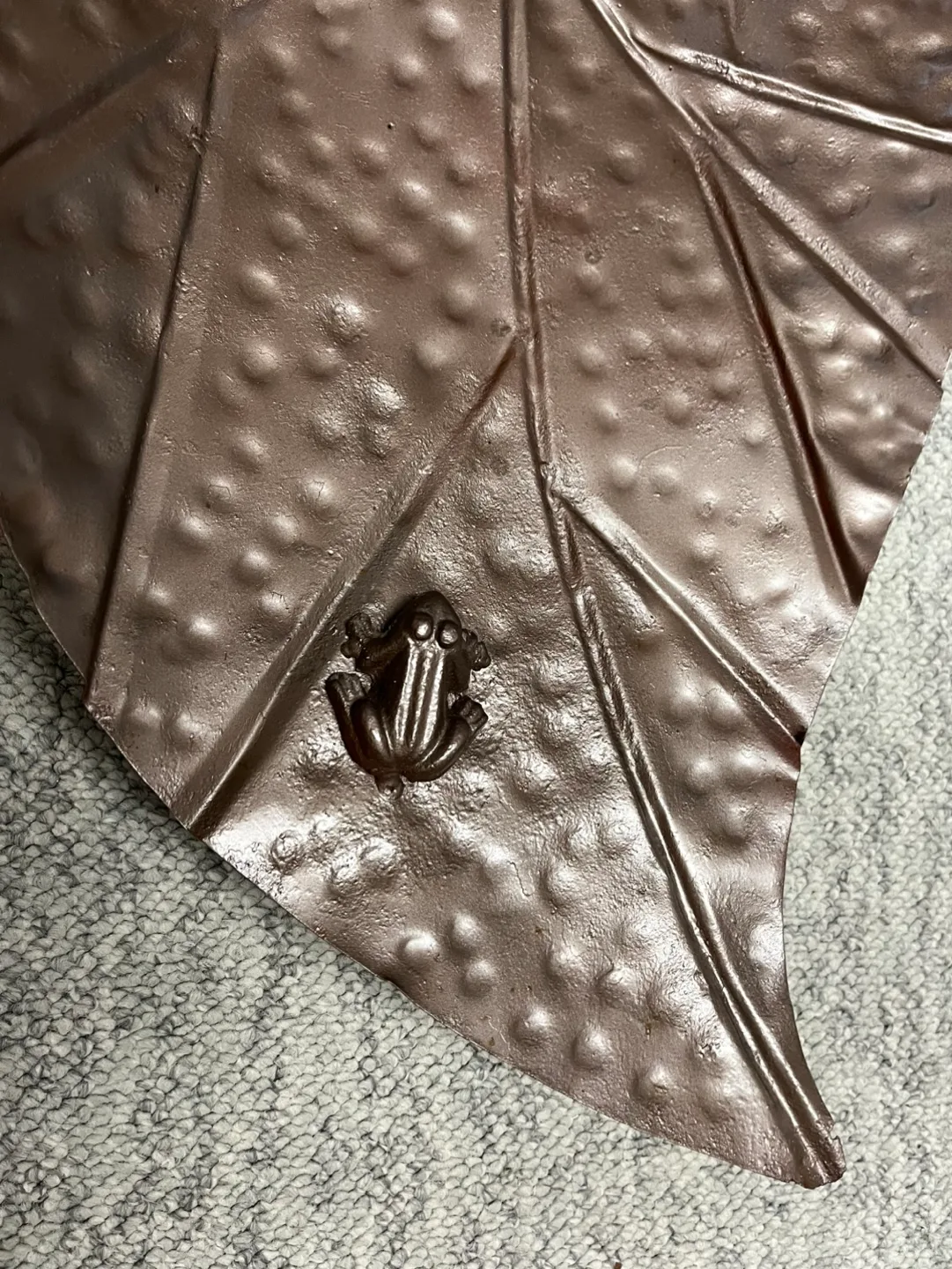 Metal Leaf Wall Decor with Frog and Panther Accents image indicator(3)