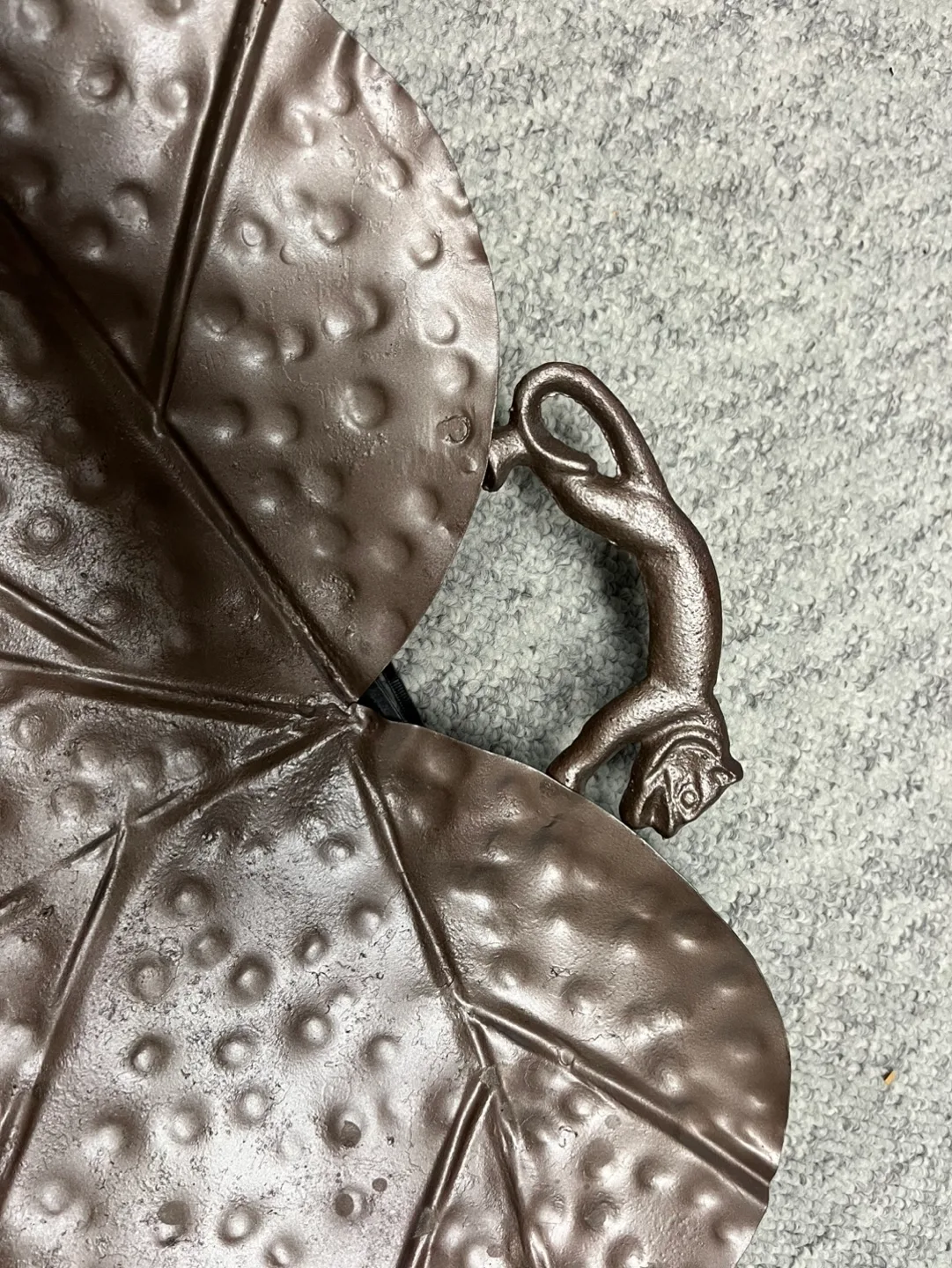 Metal Leaf Wall Decor with Frog and Panther Accents image indicator(4)