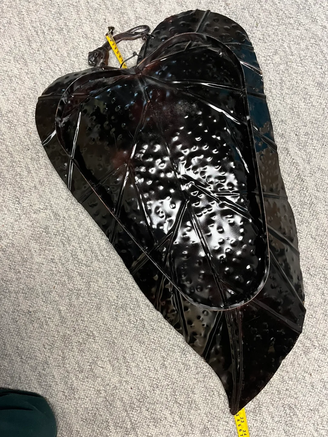 Metal Leaf Wall Decor with Frog and Panther Accents image indicator(2)