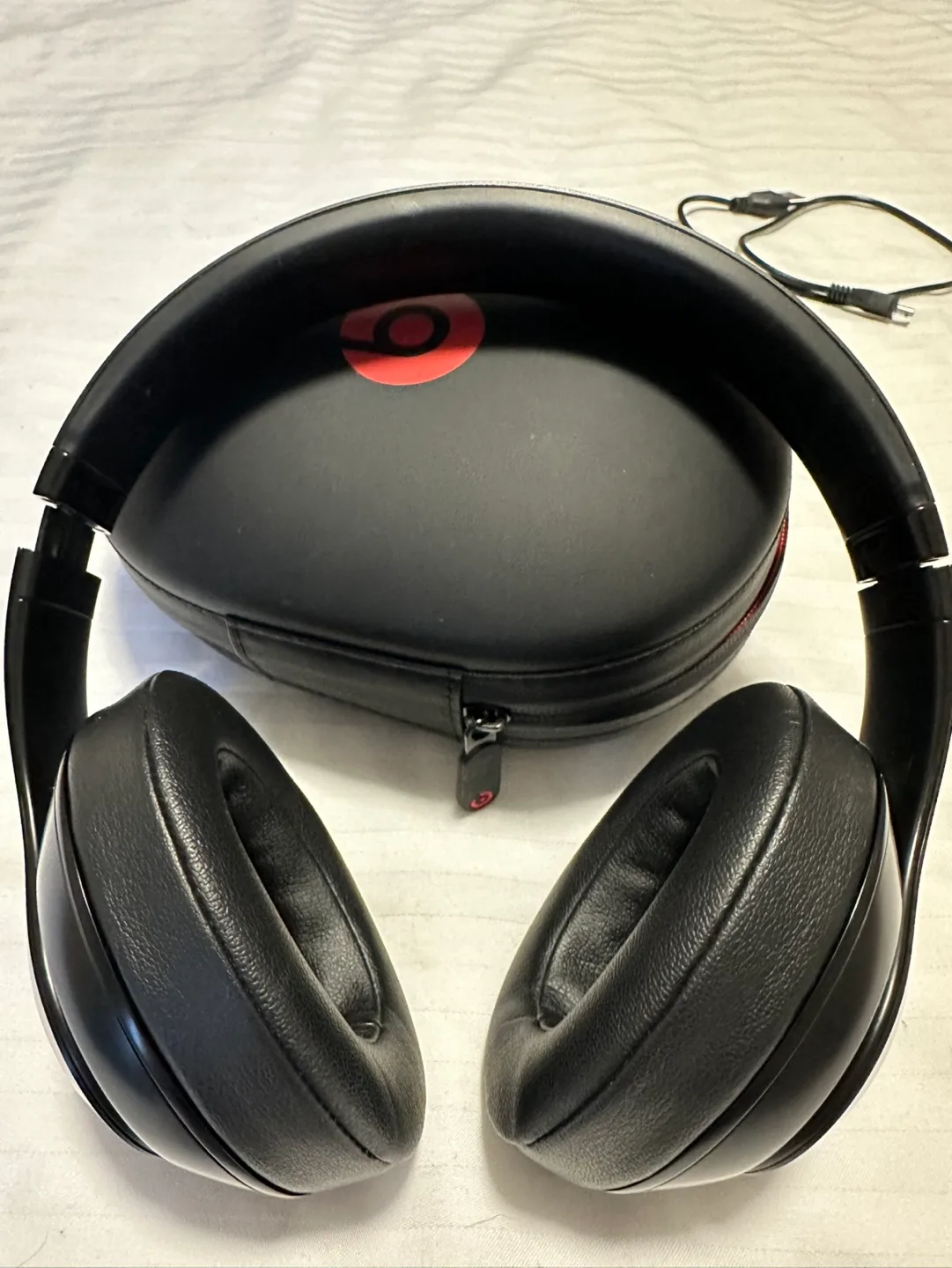 Beats Studio3 Wireless Noise Cancelling Headphones - Black thumbnail