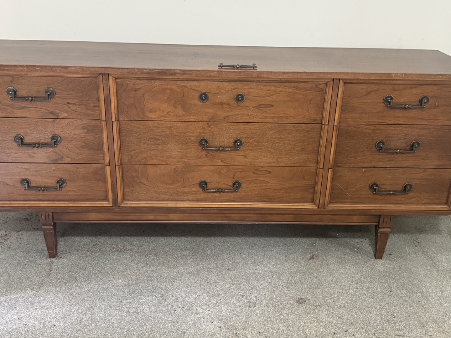 Vintage Mid-Century Modern Eight-Drawer Dresser - photo 2
