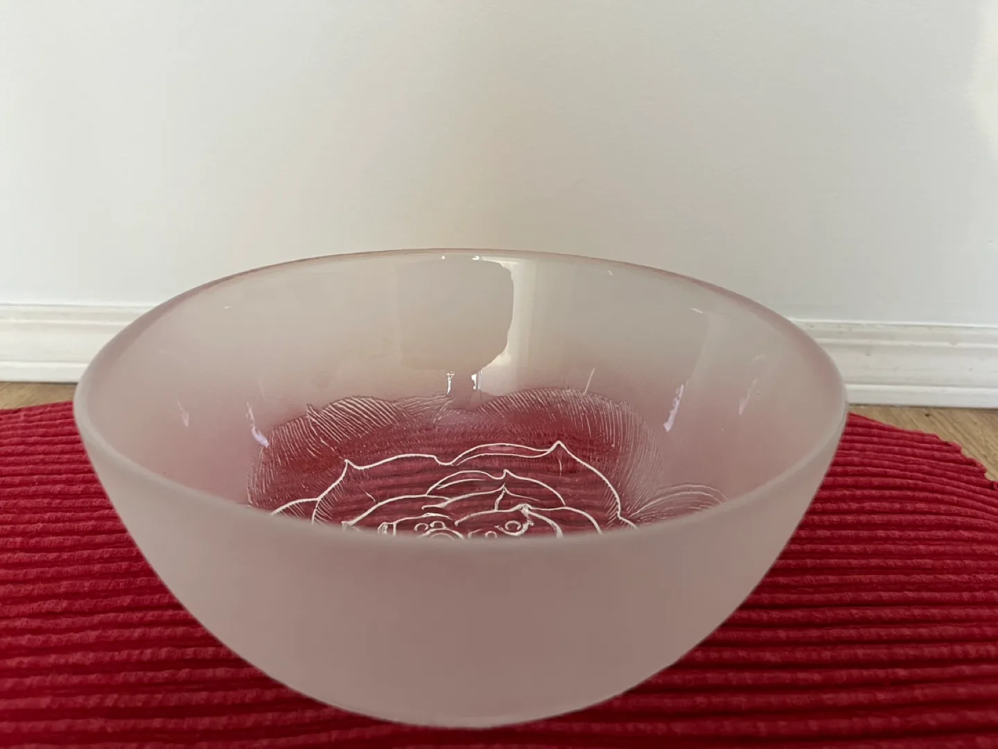 Frosted Glass Rose Bowl image indicator(2)