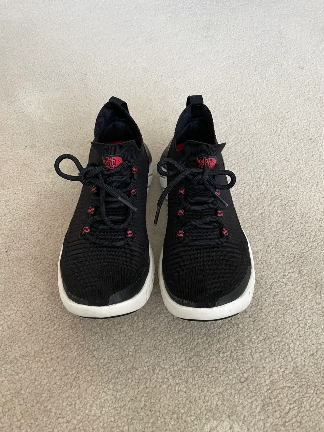 Women’s The North Face sneaker size 6.5 image indicator(2)