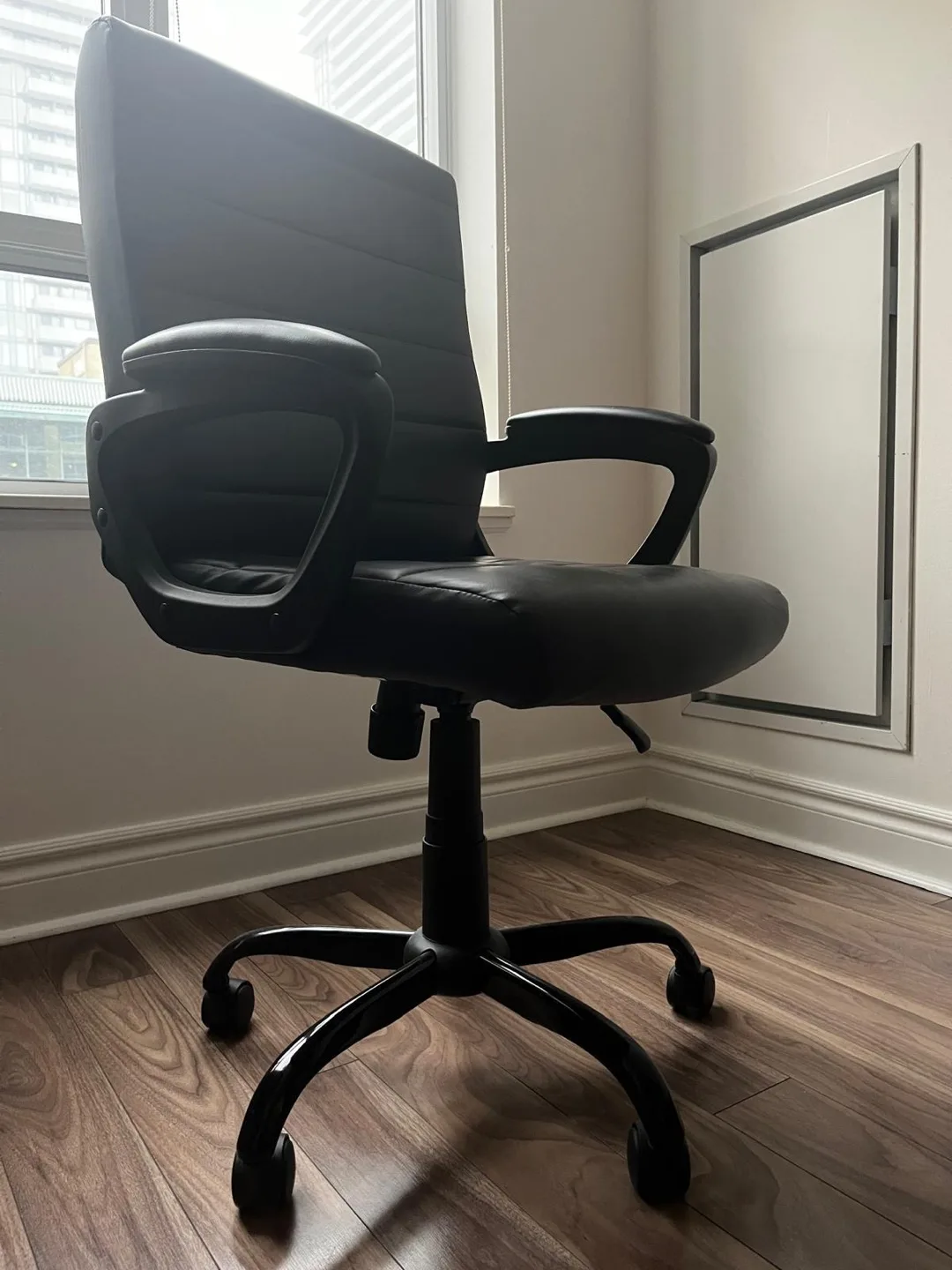 Black Office Chair image indicator(2)