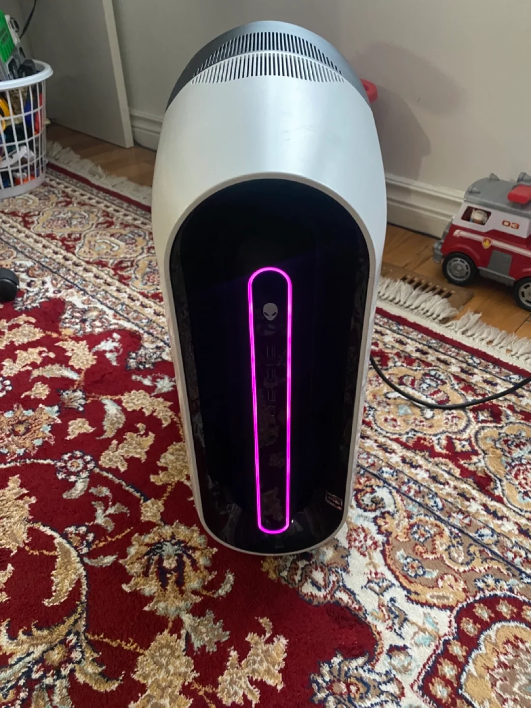 Alienware Aurora R10 Gaming Desktop PC thumbnail