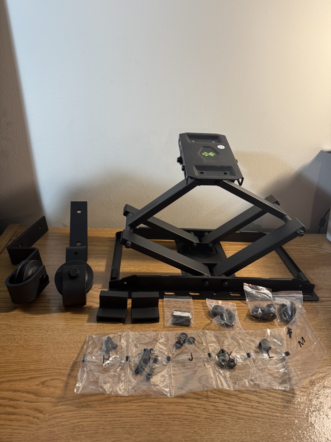DSX-Mount Full-Motion TV Wall Mount Bracket