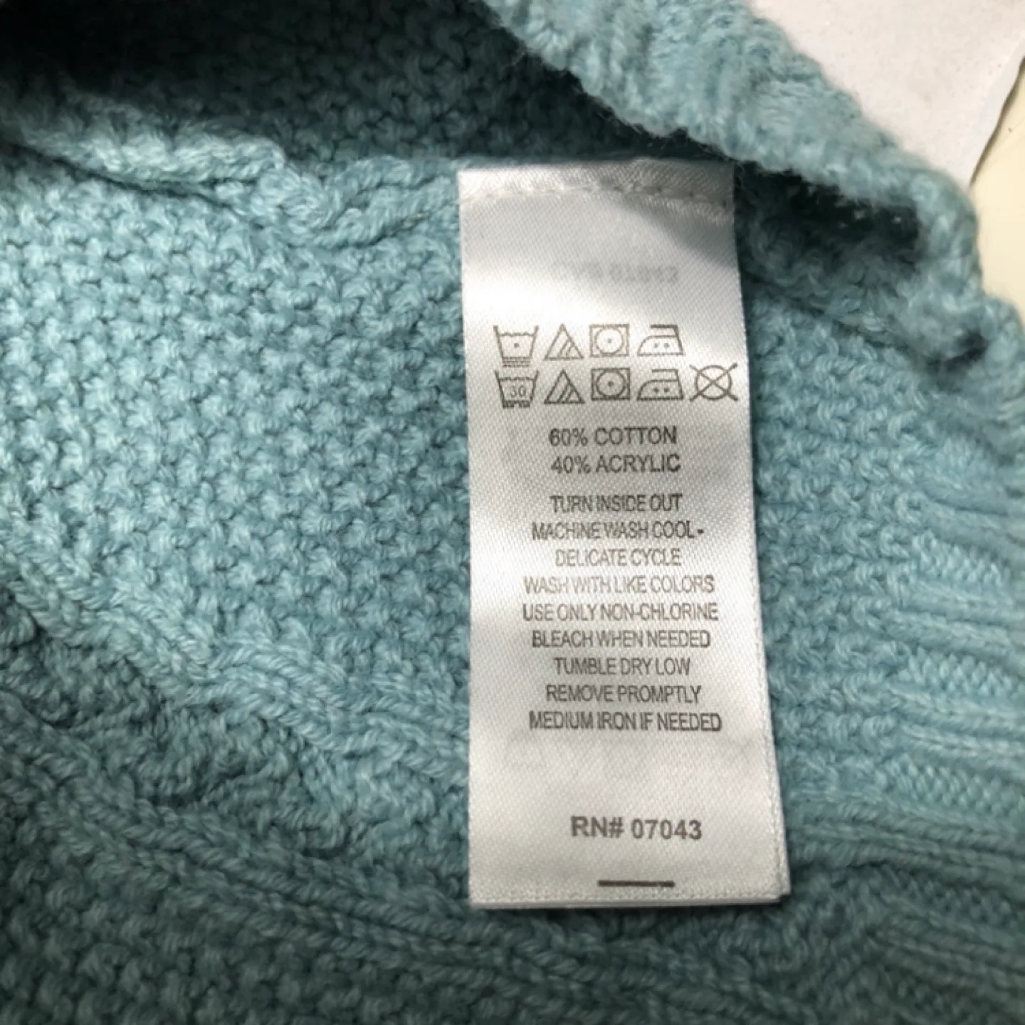 Cupcakes and Cashmere Girls' Cable Knit Sweater Dress Size 6 image indicator(4)