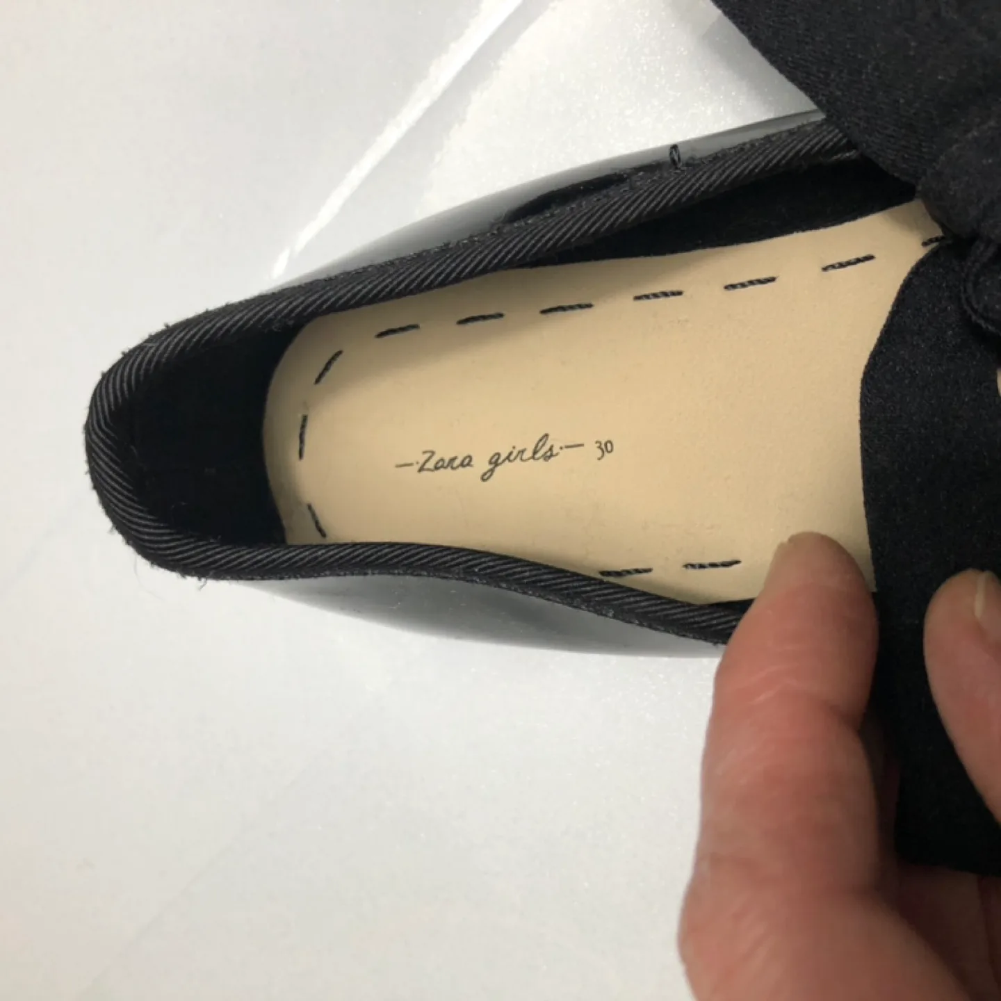 Zara Girls Patent Leather Black Shoes Size 30 image indicator(3)