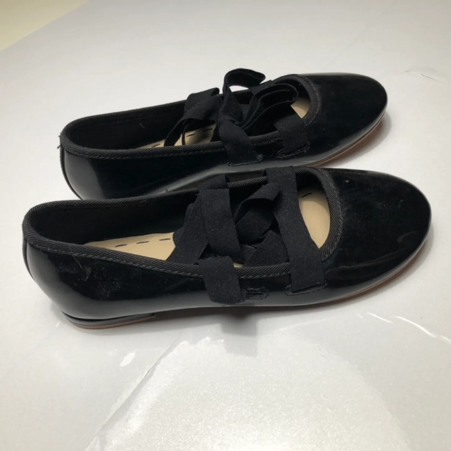 Zara Girls Patent Leather Black Shoes Size 30 image indicator(2)