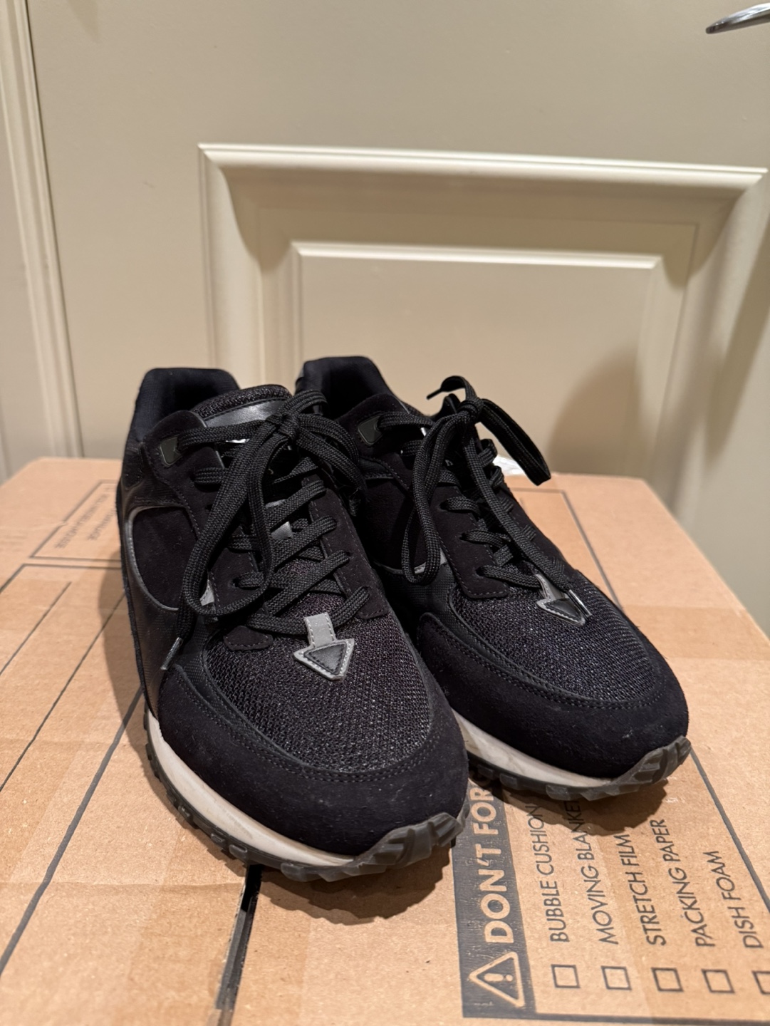 Louis Vuitton Men’s Sneakers - LV (UK) 5.5 / US 6.5 / EU 39.5