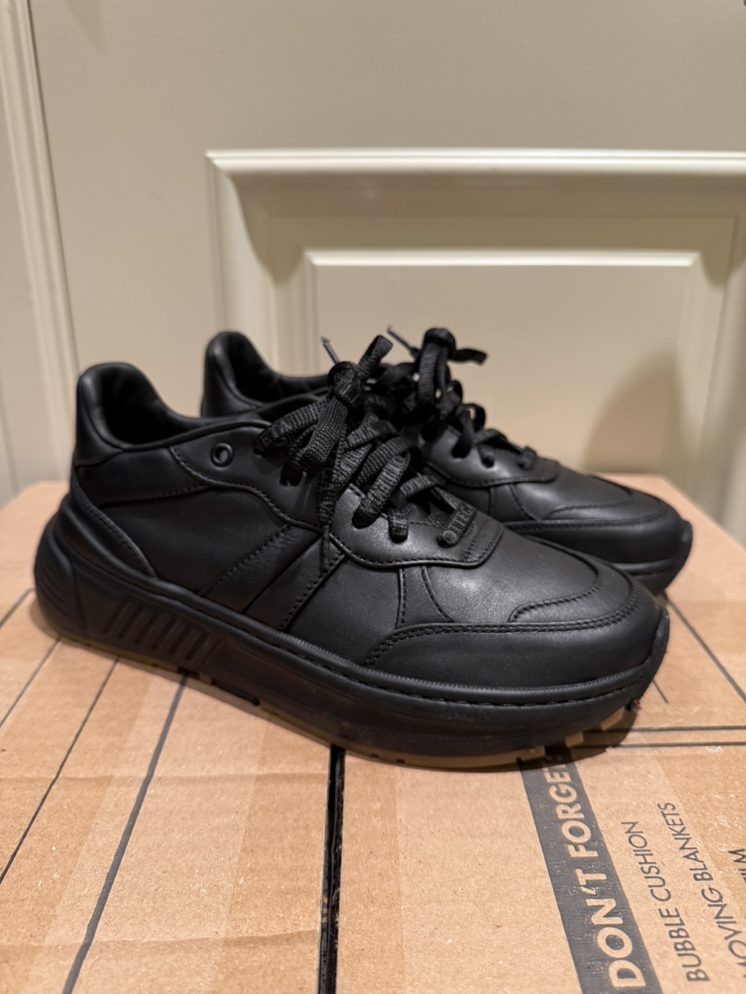 Bottega Veneta Men’s Sneakers - EU 39.5