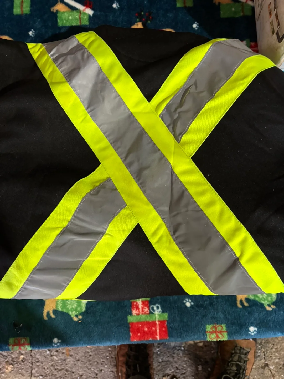 Black Safety Hoodie with Reflective Tape - Size Large image indicator(5)