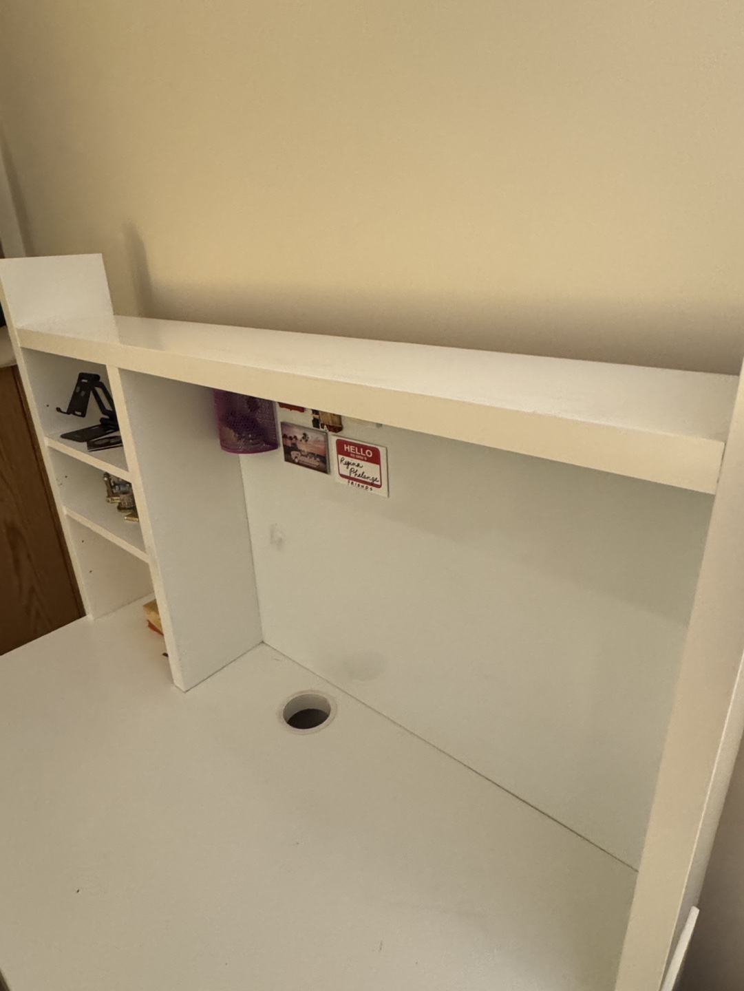 IKEA MICKE Desk with hutch - White/Beige - photo 5