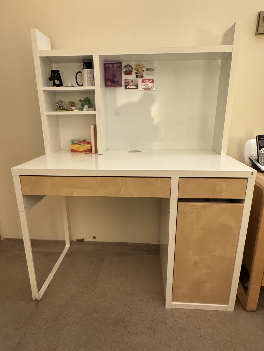 IKEA MICKE Desk with hutch - White/Beige - photo 2