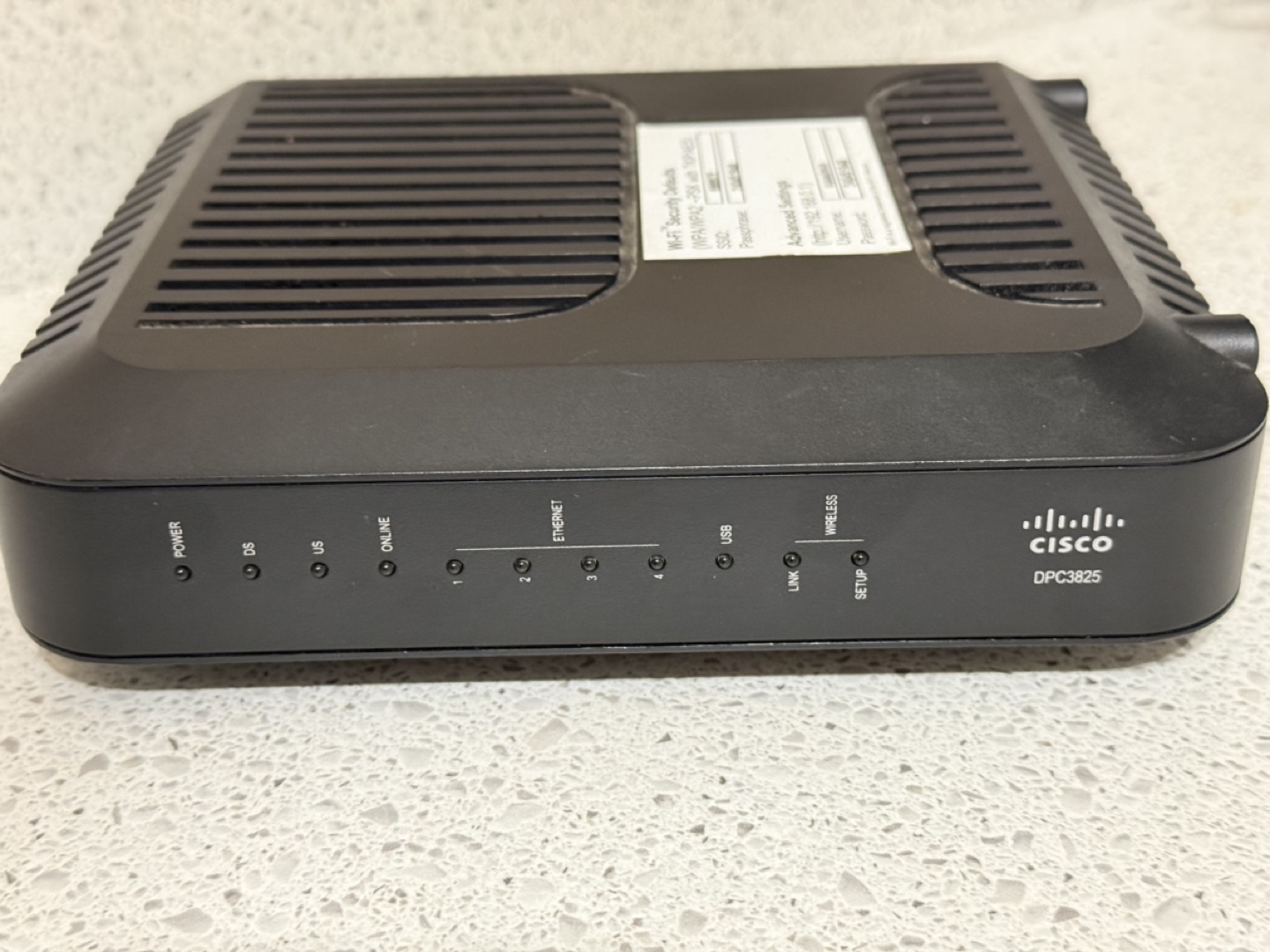 Cisco DPC3825 Cable Modem - photo 3