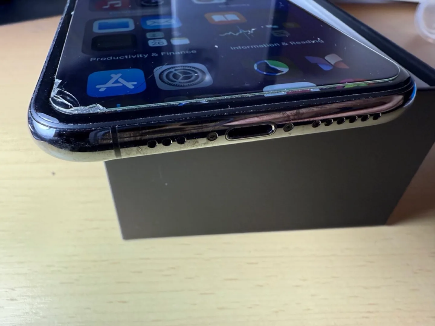 iPhone 11 Pro - Space Grey - 64GB image indicator(3)