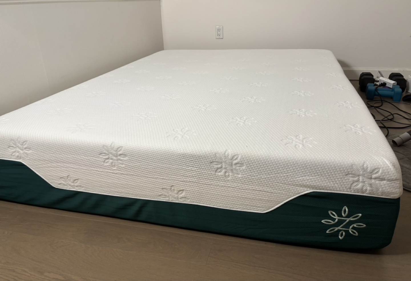 Queen Zinus Ultra Cooling Green Tea Hybrid Mattress - photo 2