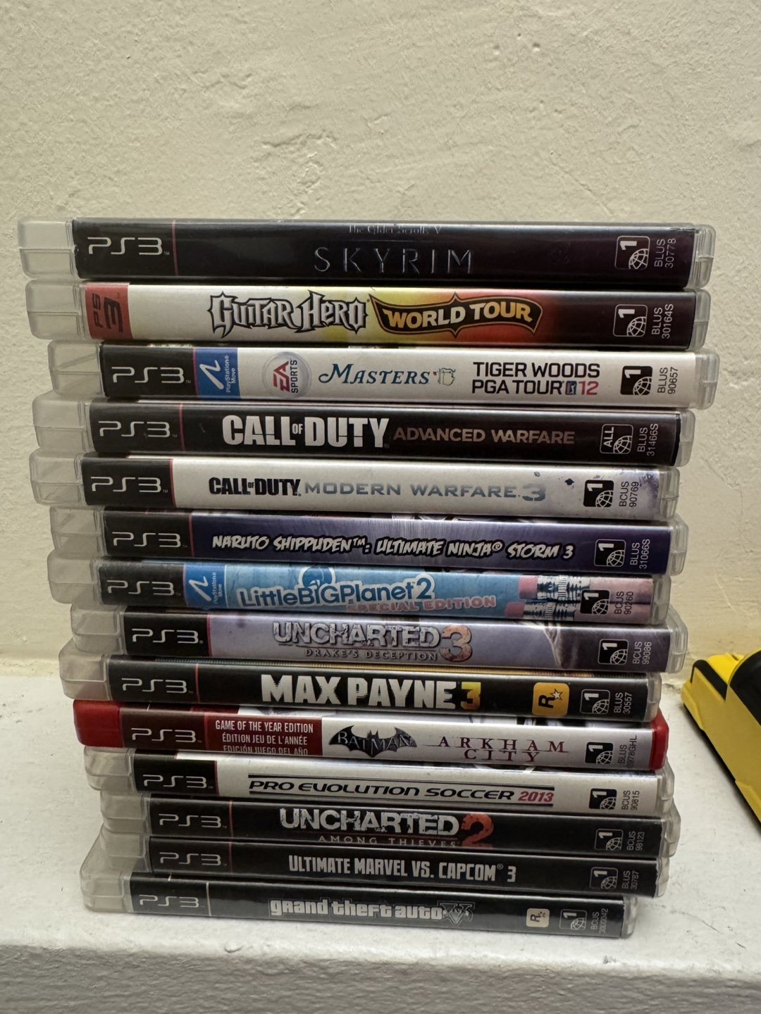 PS3 Console with 2 Controllers and 18 Games - photo 3