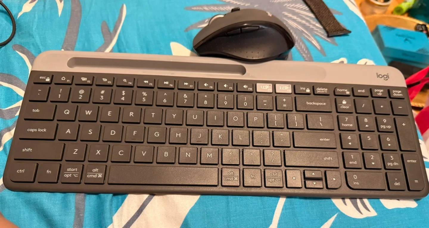 M705   Mouse wave and K585 Wireless Keyboard combo image indicator(6)