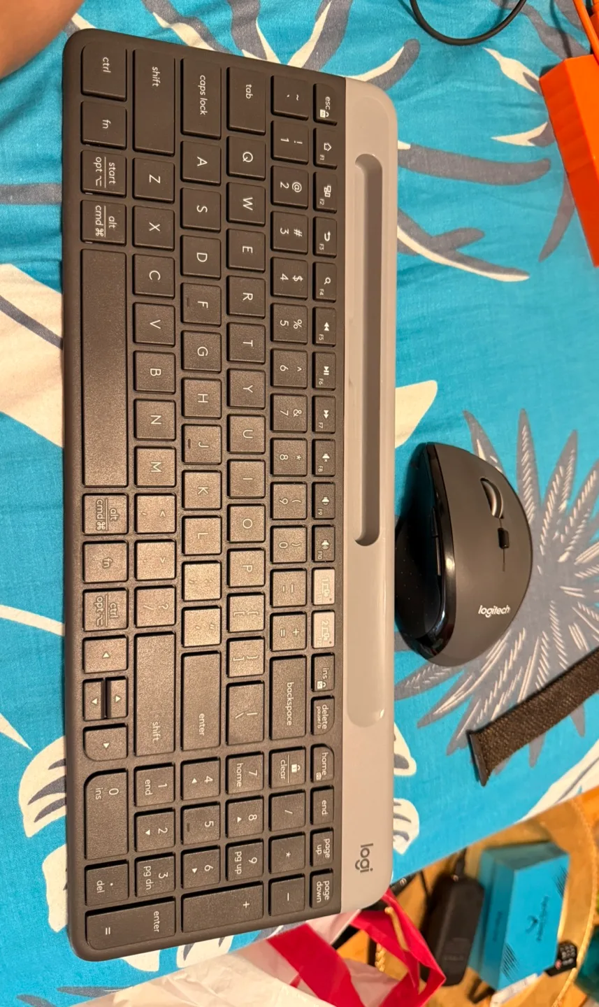 M705   Mouse wave and K585 Wireless Keyboard combo image indicator(7)