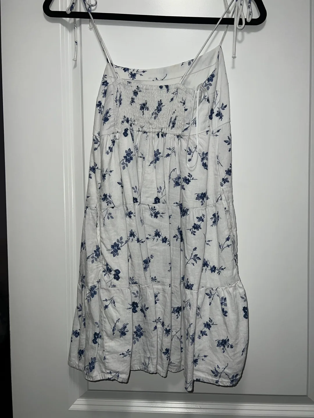 Abercrombie & Fitch White Floral Mini Dress XS image indicator(2)