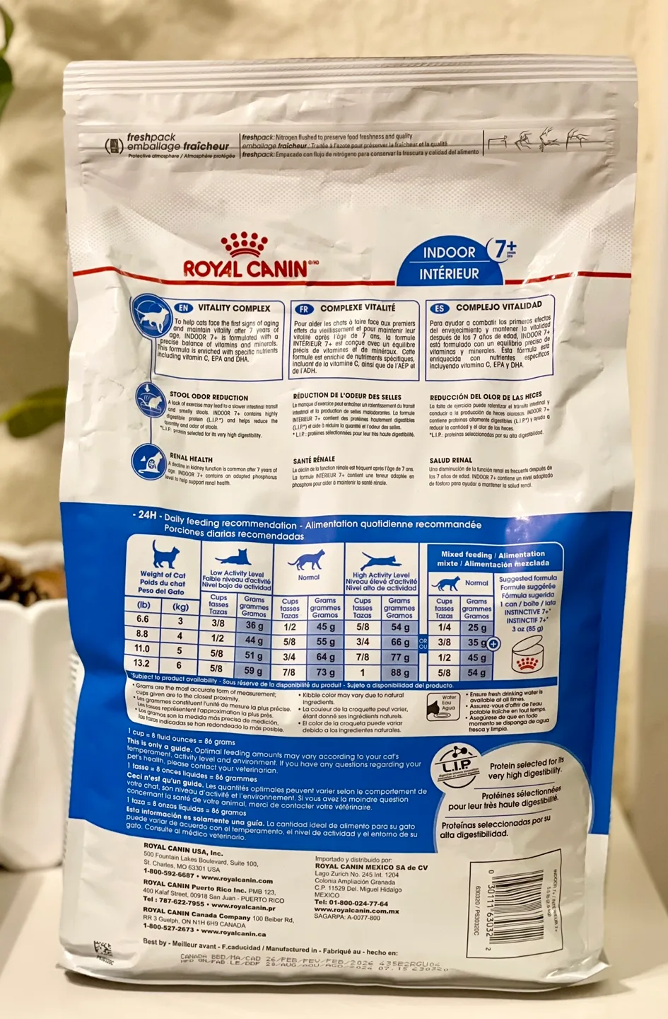 Royal Canin Indoor 7+ Adult Cat Food - 5.5 lb bag image indicator(2)