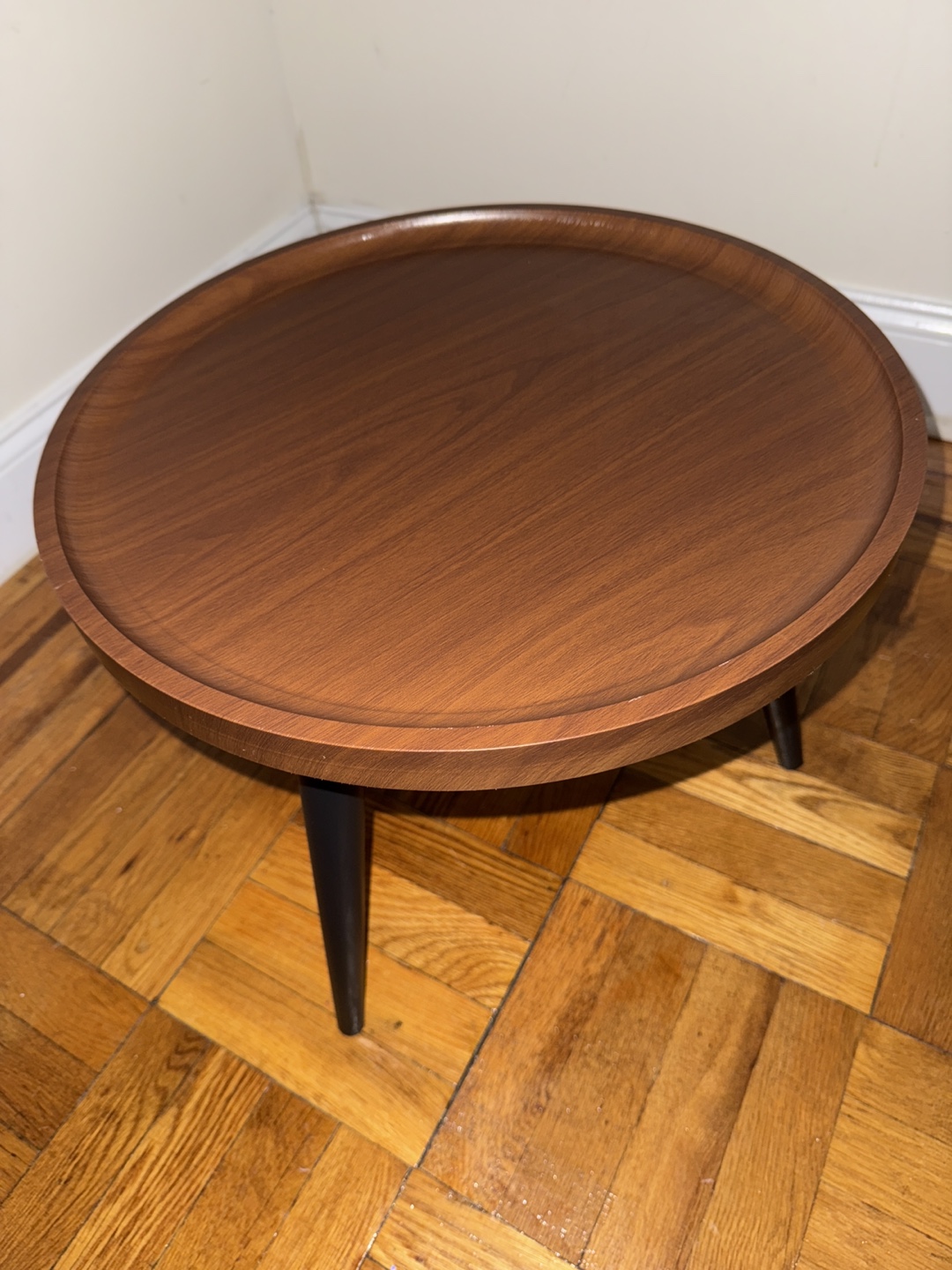 Round Side Table with Black Legs - photo 3
