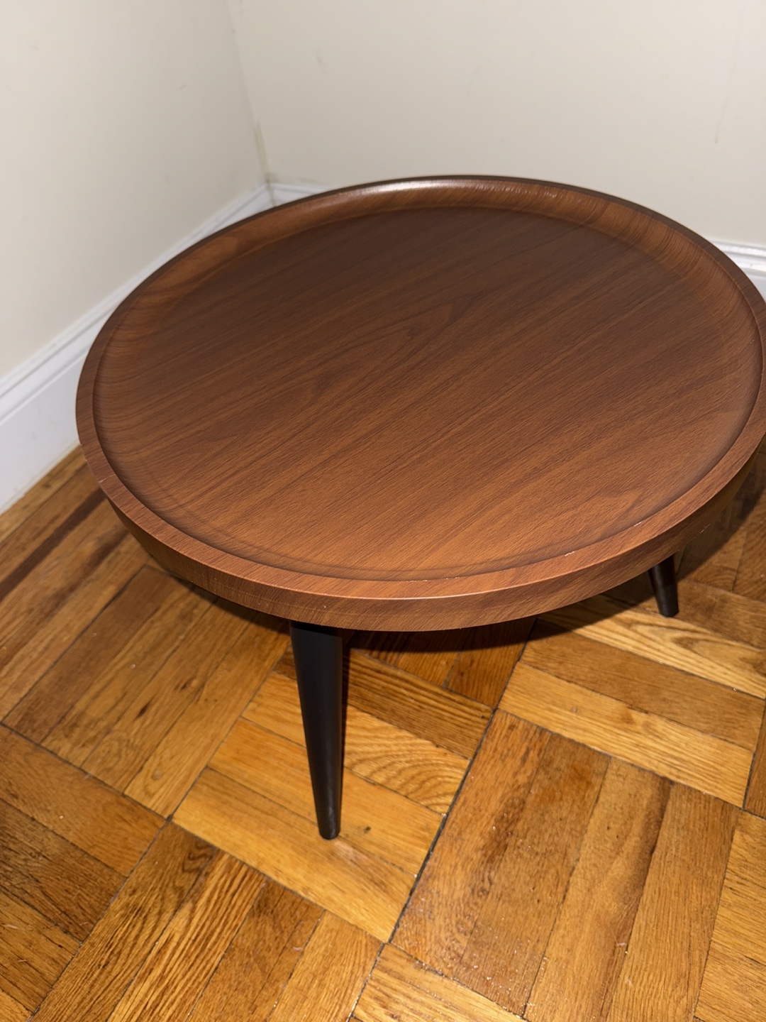 Round Side Table with Black Legs - photo 5