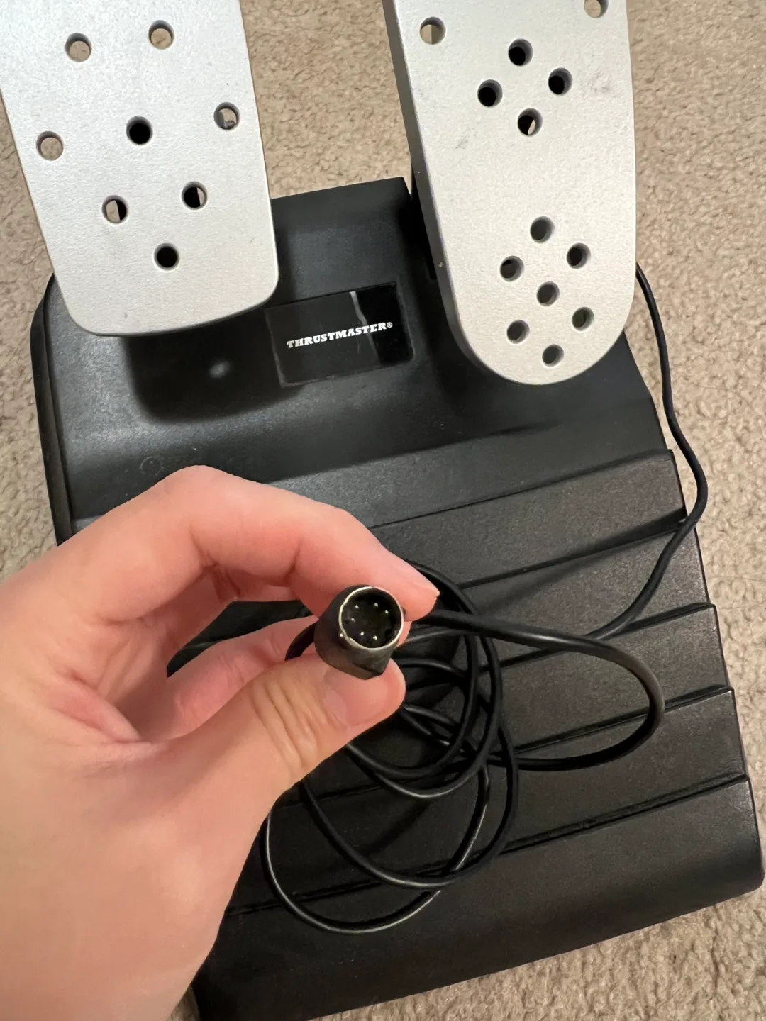 [SALE]Thrustmaster Ferrari Force Feedback Racing Wheel w/ Pedals image indicator(6)