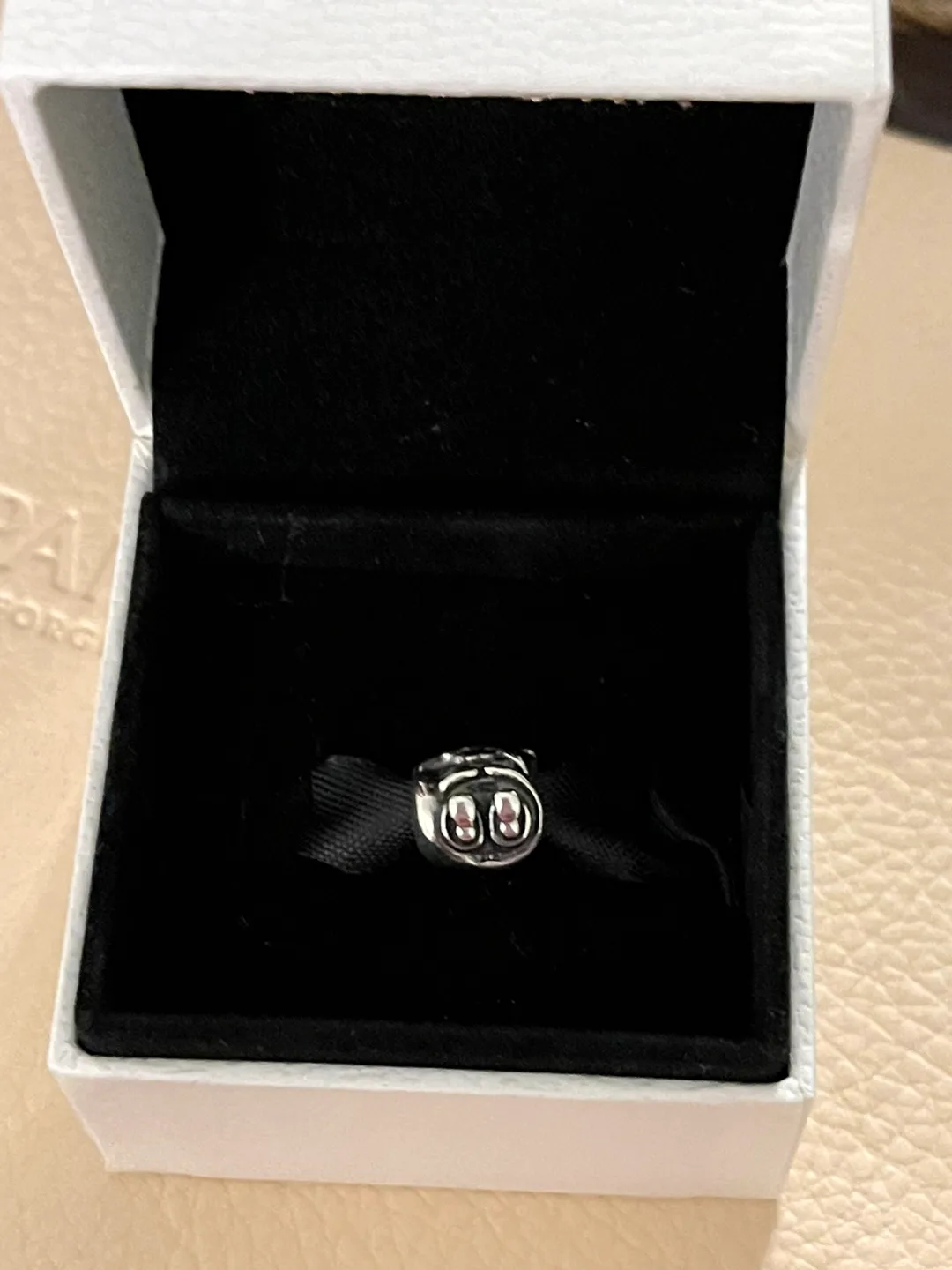 Pandora Santa charm retired in great condition image indicator(4)