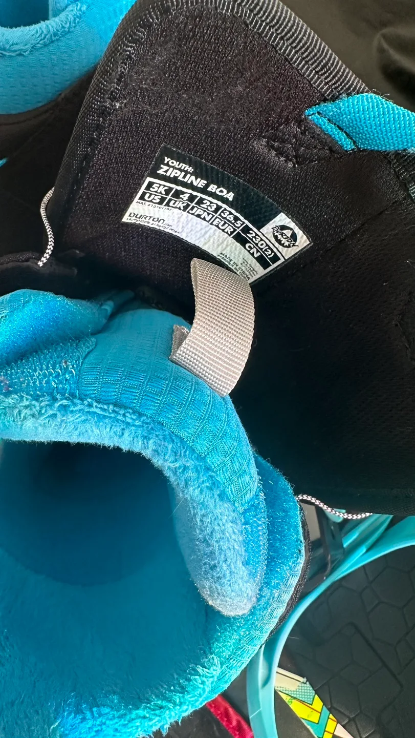 Youth Burton Snowboard Package image indicator(6)