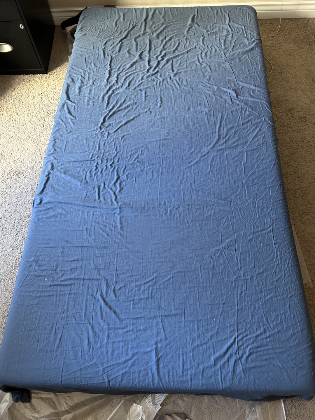 Twin Mattress with bedsheet and comforter - photo 2